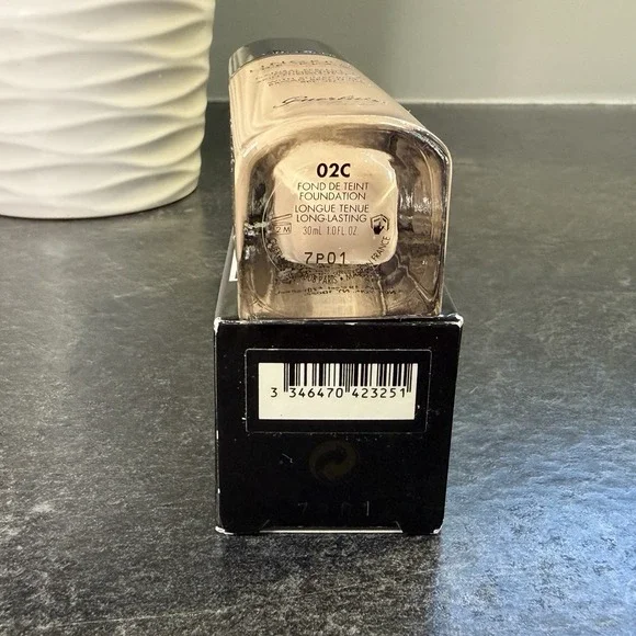 NEW Guerlain Lingerie De Peau 02C Natural Perfection Foundation SPF 20 RETIRED